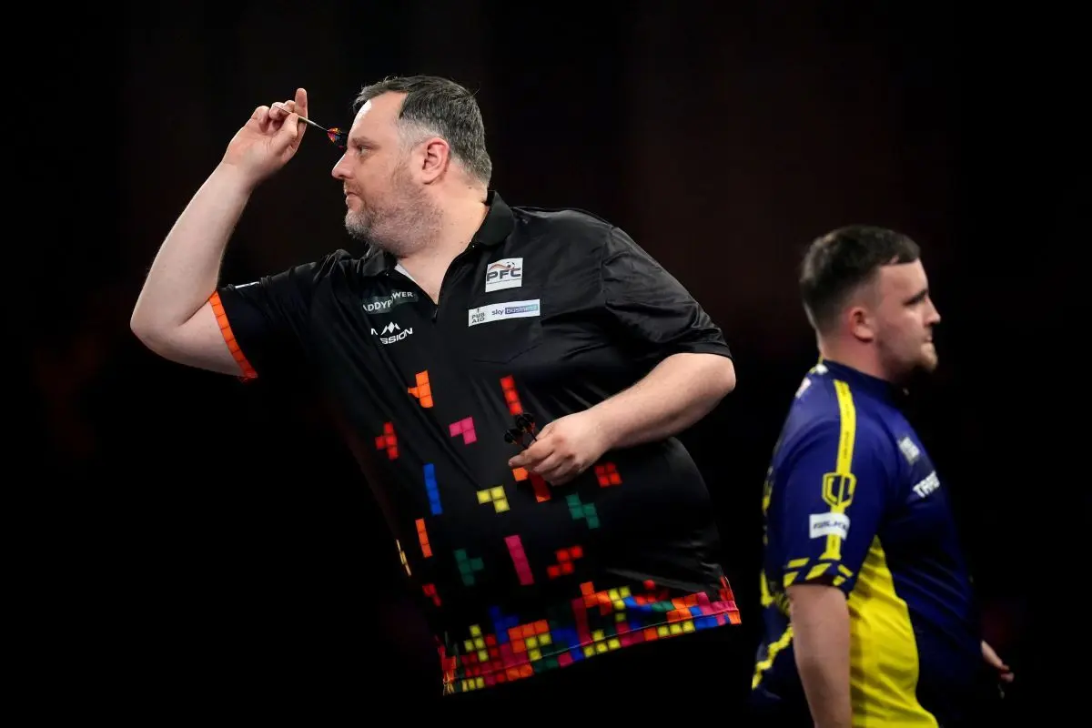 Luke Littler og Stephen Bunting håner dartkollega for 'horribelt tøjvalg'