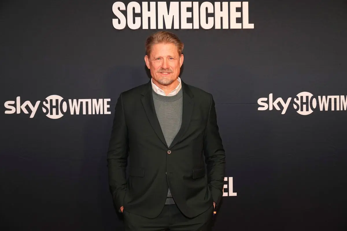 Peter Schmeichel tager Rasmus Højlund i forsvar efter brutal kritik: "Han er fremtiden"