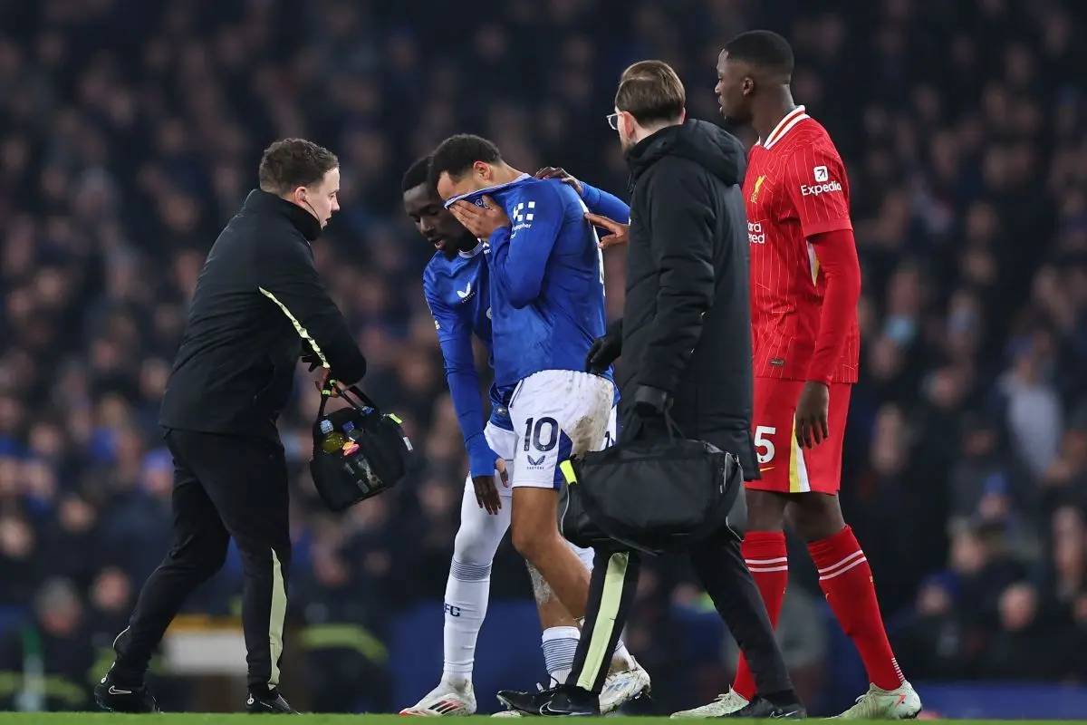 Everton-profil forlod banen grædende efter grim skade mod Liverpool