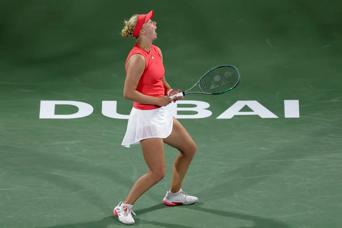 Clara Tauson tager sin største skalp: Uddeler læsterlige klø til Sabalenka i Dubai