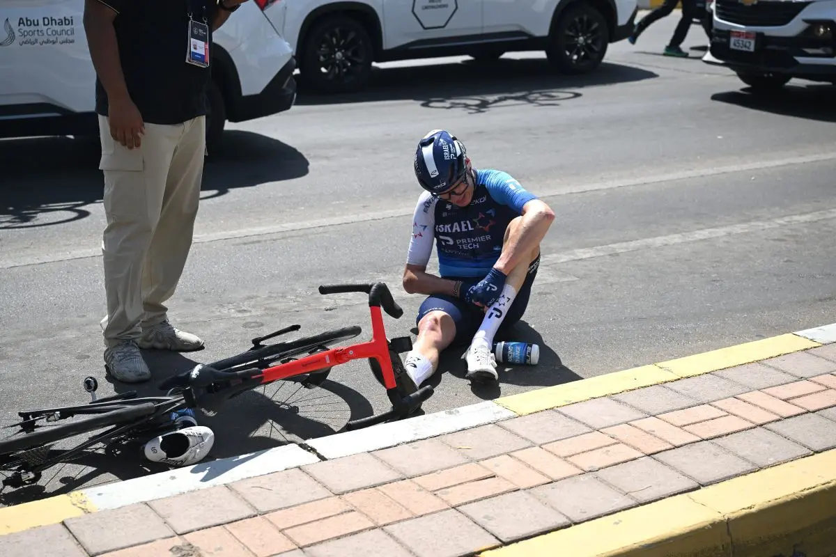 Chris Froome indlagt efter alvorligt styrt