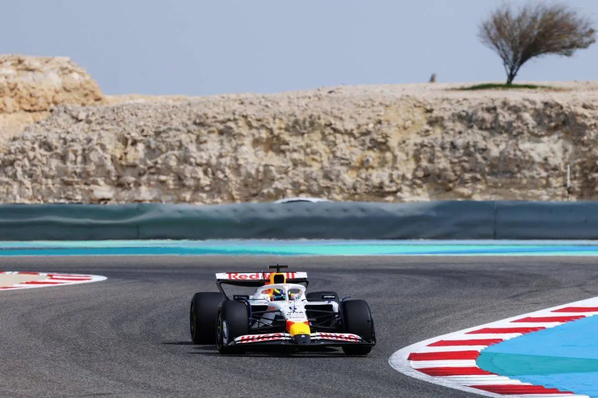 F1-test i Bahrain afbrudt på grund af bizart uheld med knust glas