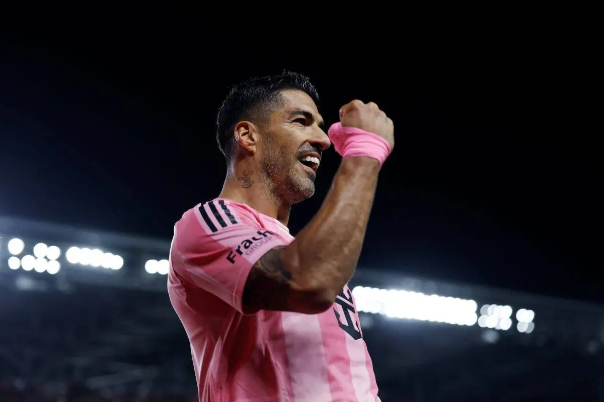 Luis Suárez får lang karantæne for at spytte modstander i hovedet