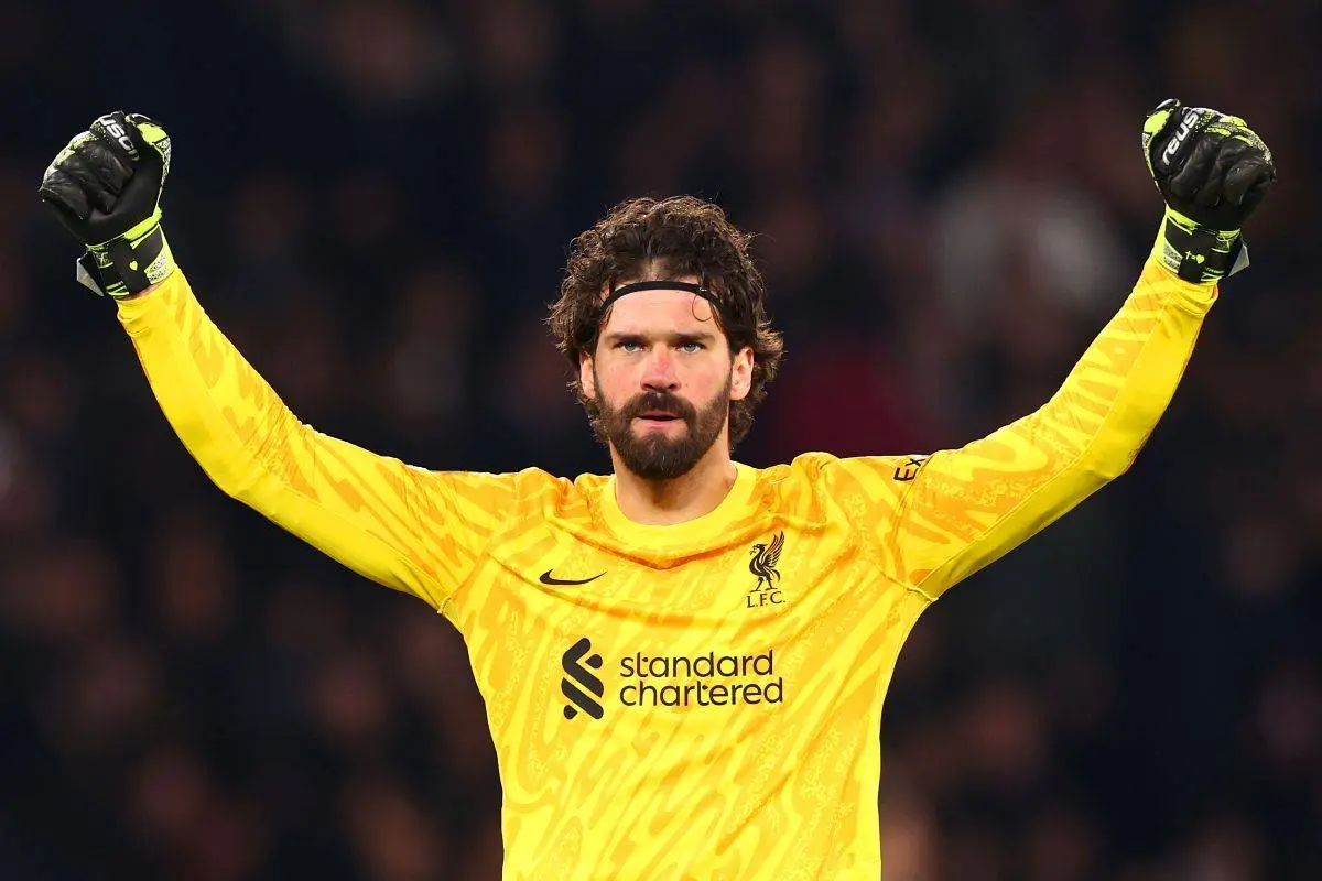 Alisson hyldes af Rio Ferdinand og Peter Schmeichel