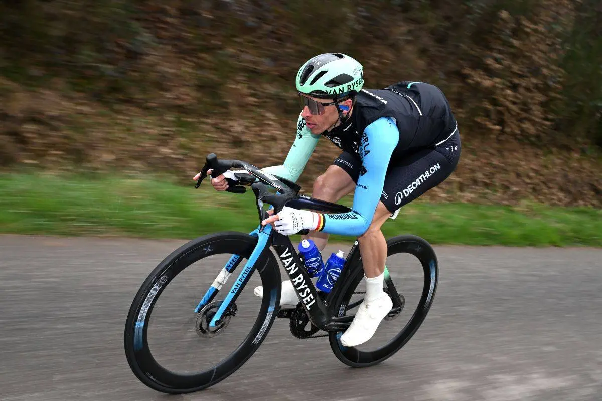 Cykelstjerne raser over manglende solidaritet