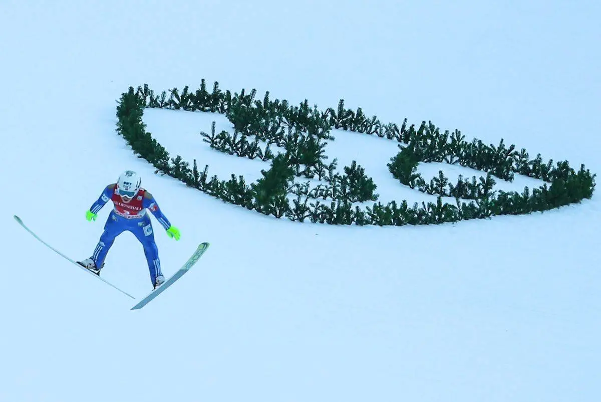 Hård medfart for norsk skihopper – men han nægter at bukke under