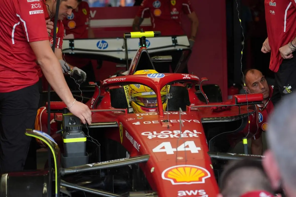 Har du bemærket det? Derfor bruger Lewis Hamilton og Lando Norris tape på F1-startgridden