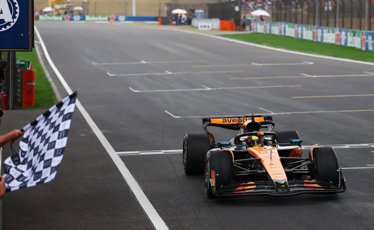 Piastri triumferer i Kina – McLaren dominerer i Shanghai