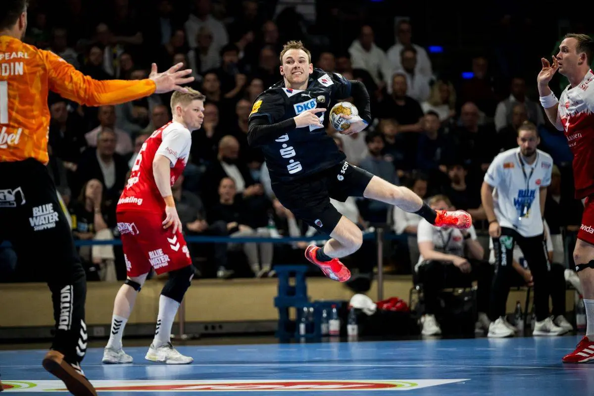 "Nu må det stoppe": Mathias Gidsel tager 7 skridt og laver mål