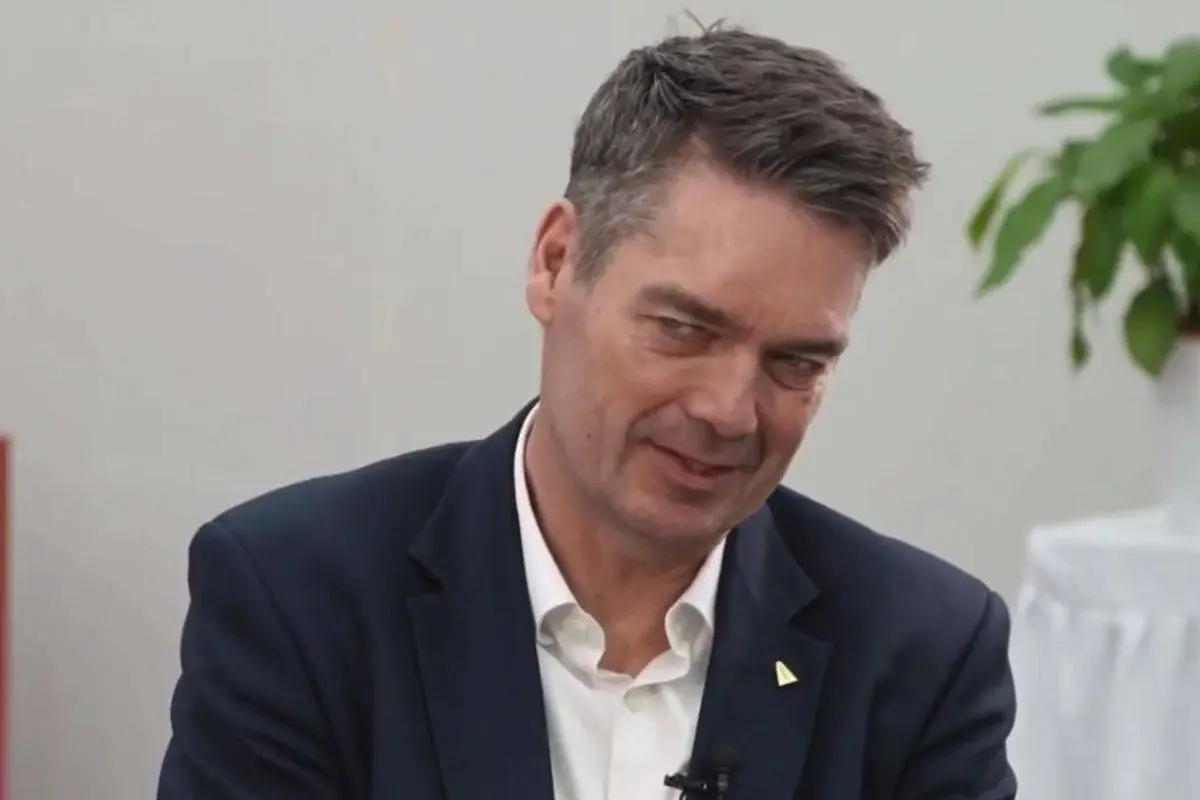 Poul-Erik Høyer om sin Parkinsons sygdom: "Den kan rende og skide"