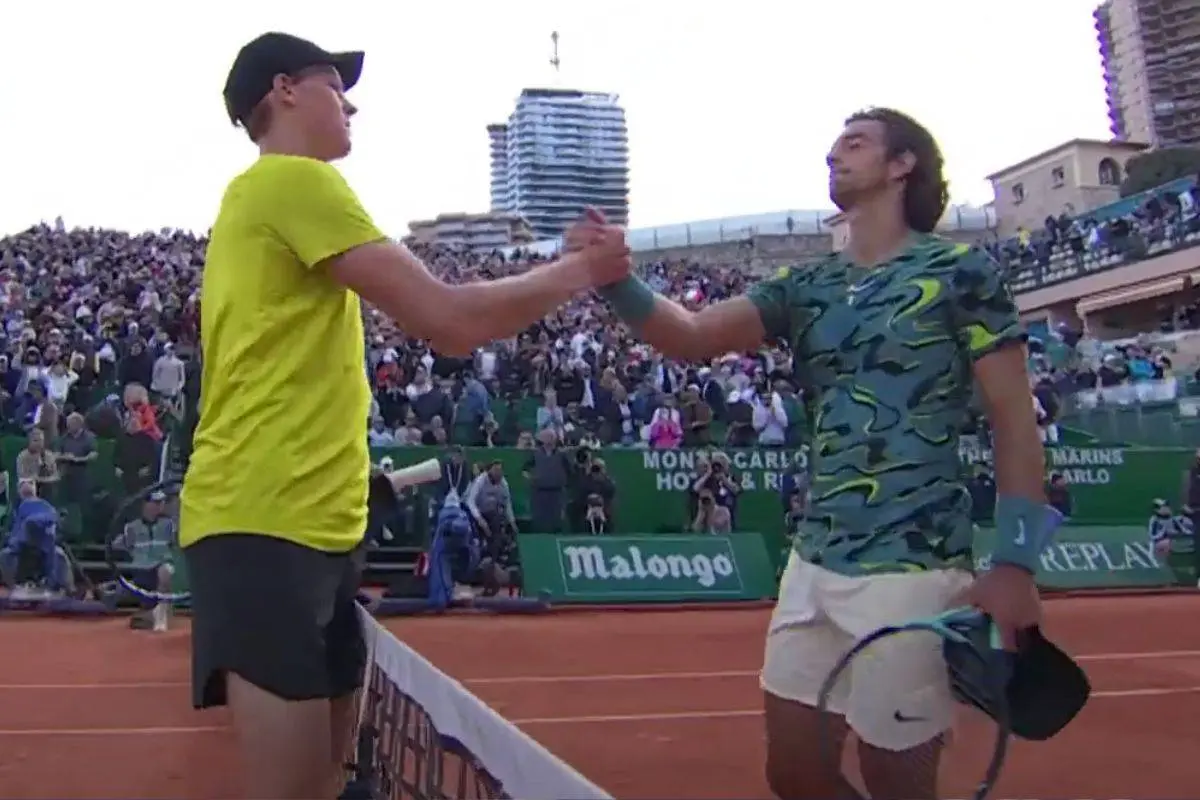 Italiensk tennisstjerne måtte vente i 3 timer på at slå én bold