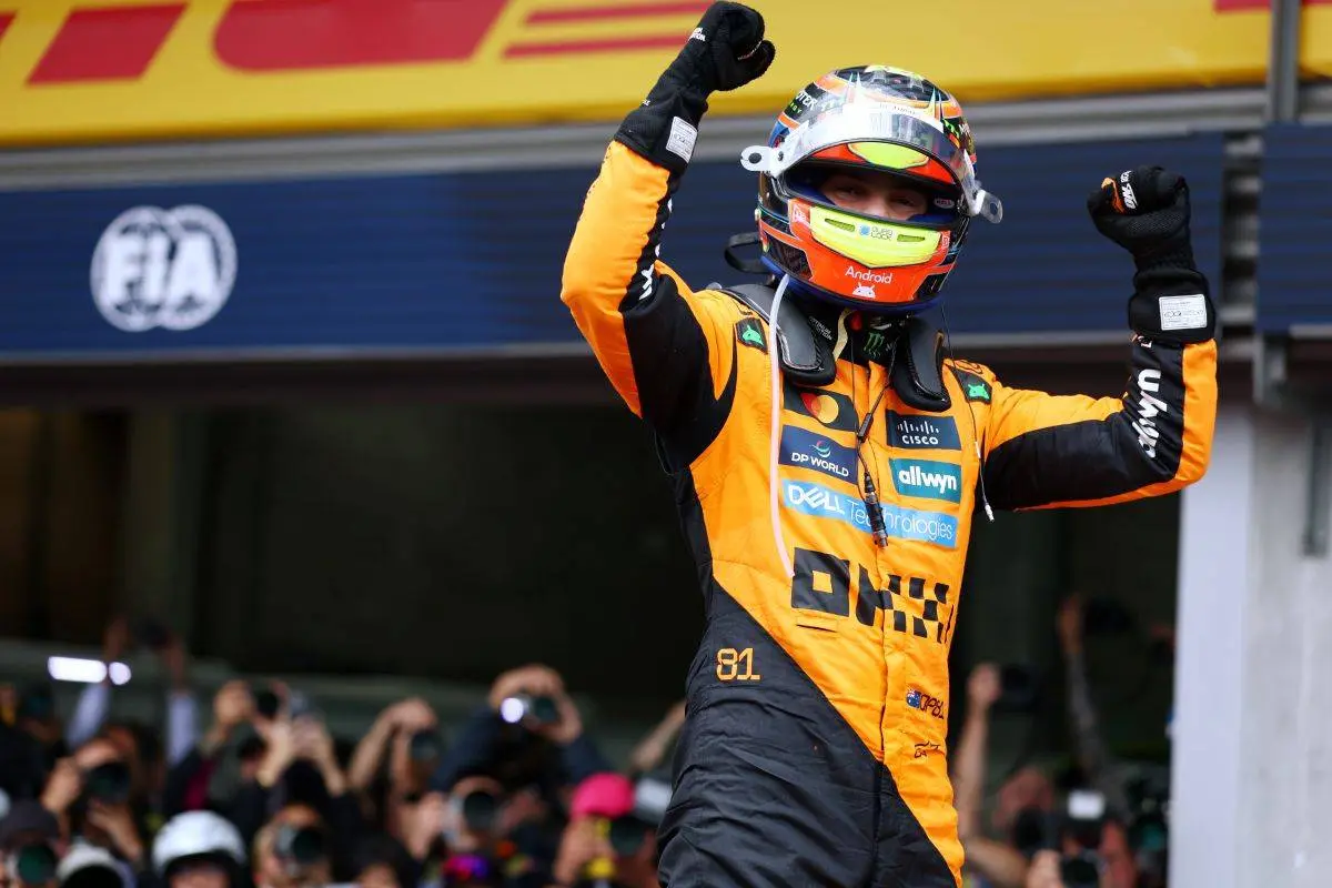 Se alle resultaterne: Oscar Piastri sejrer i drivvåd Belgiens Grand Prix