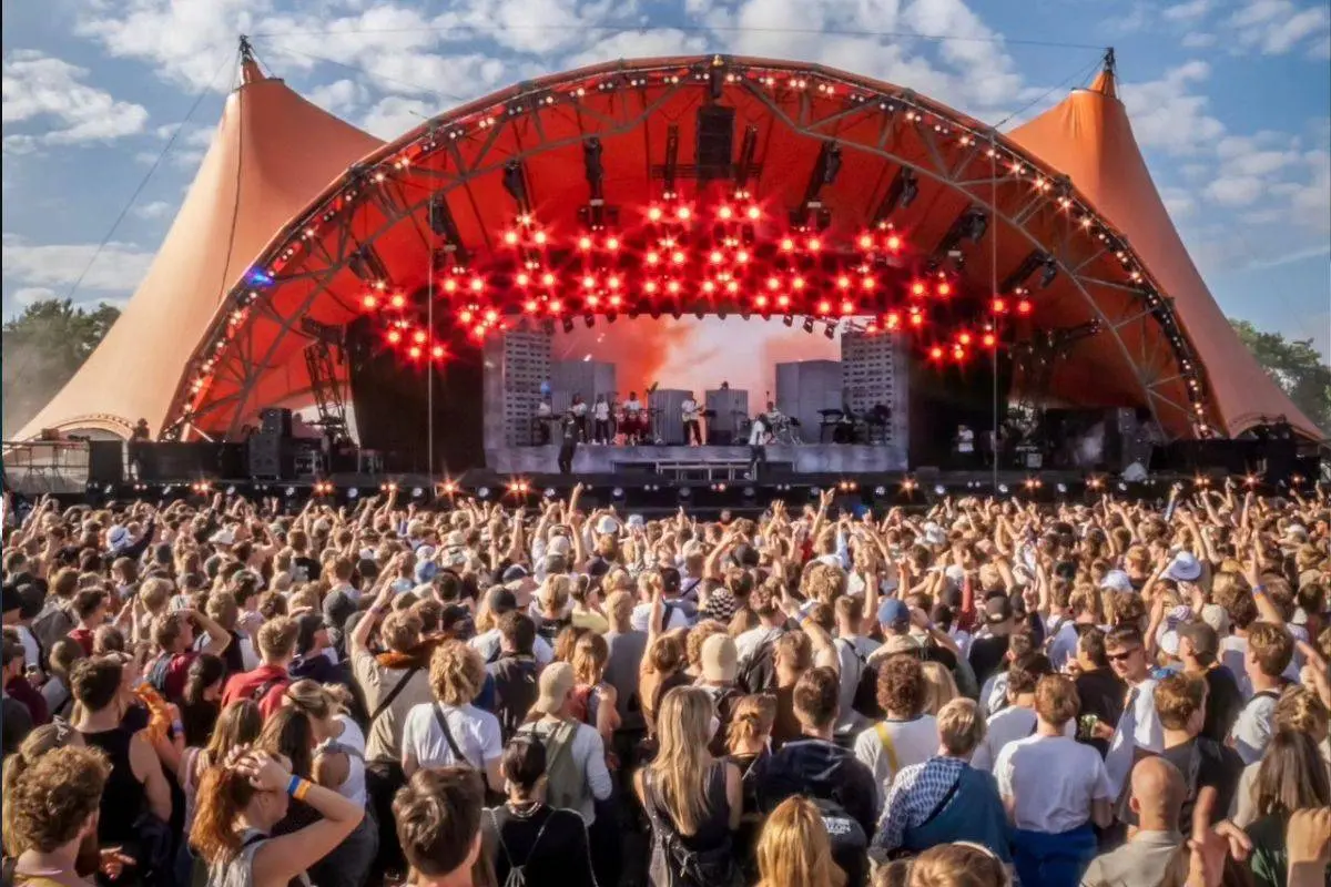 Fodboldbøller tager konflikt med på Roskilde Festival