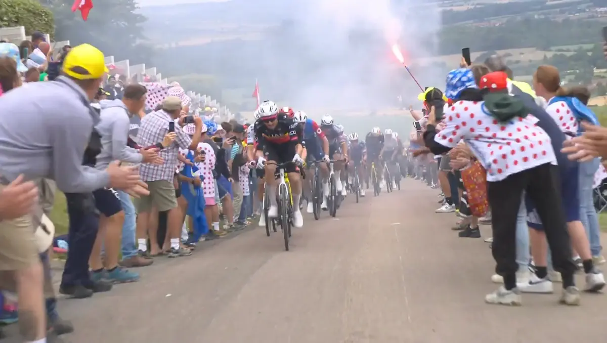 Tour de France i opråb til fans: Drop det!