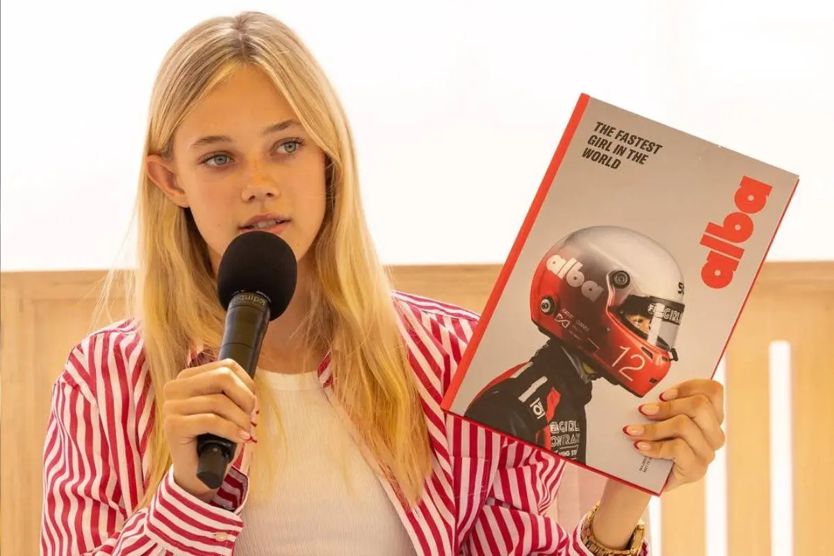 16-årige Alba Larsen jubler over mega-skifte: "Ferrari er det mest ikoniske"