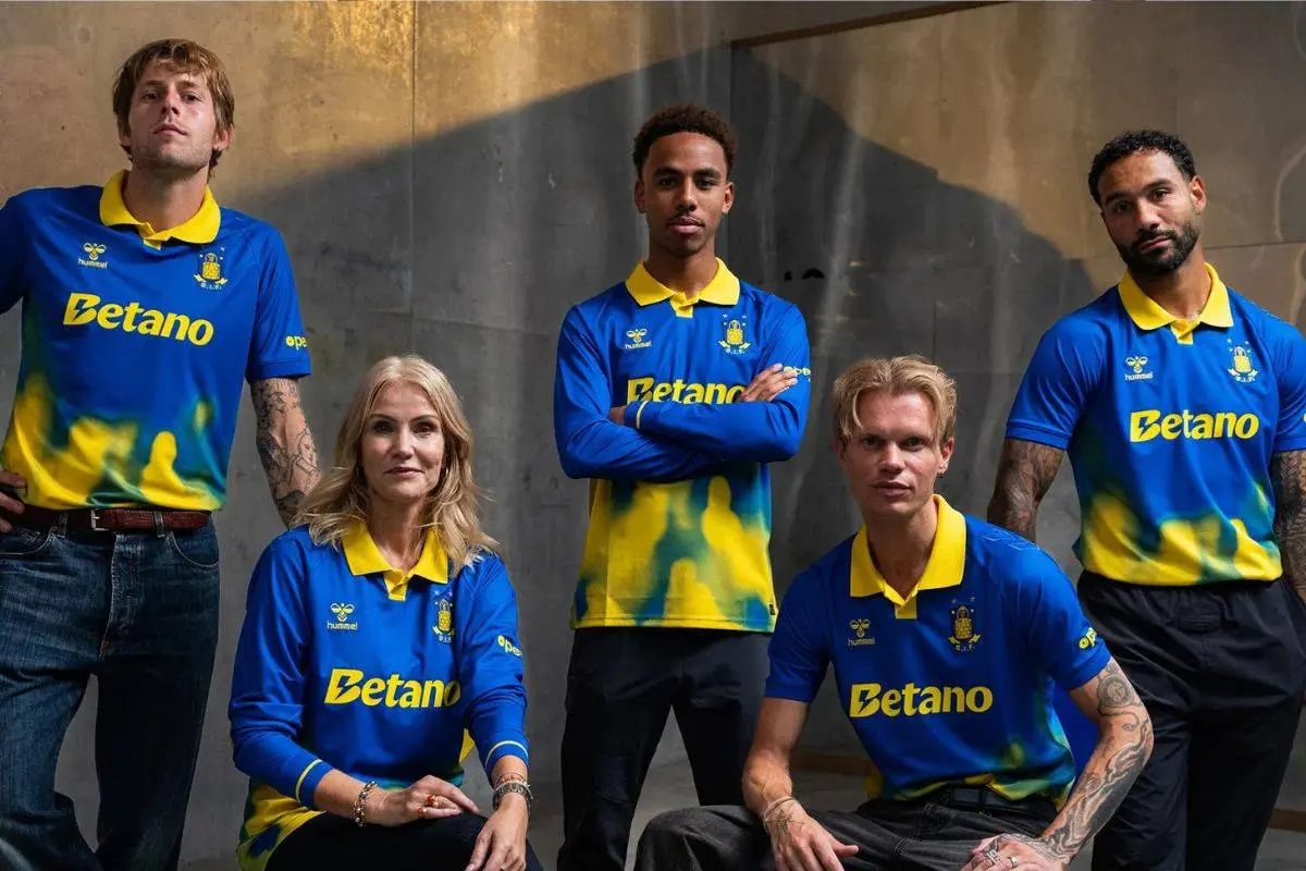 Helle Thorning-Schmidt har designet Brøndby-trøje: Slagtes af fans