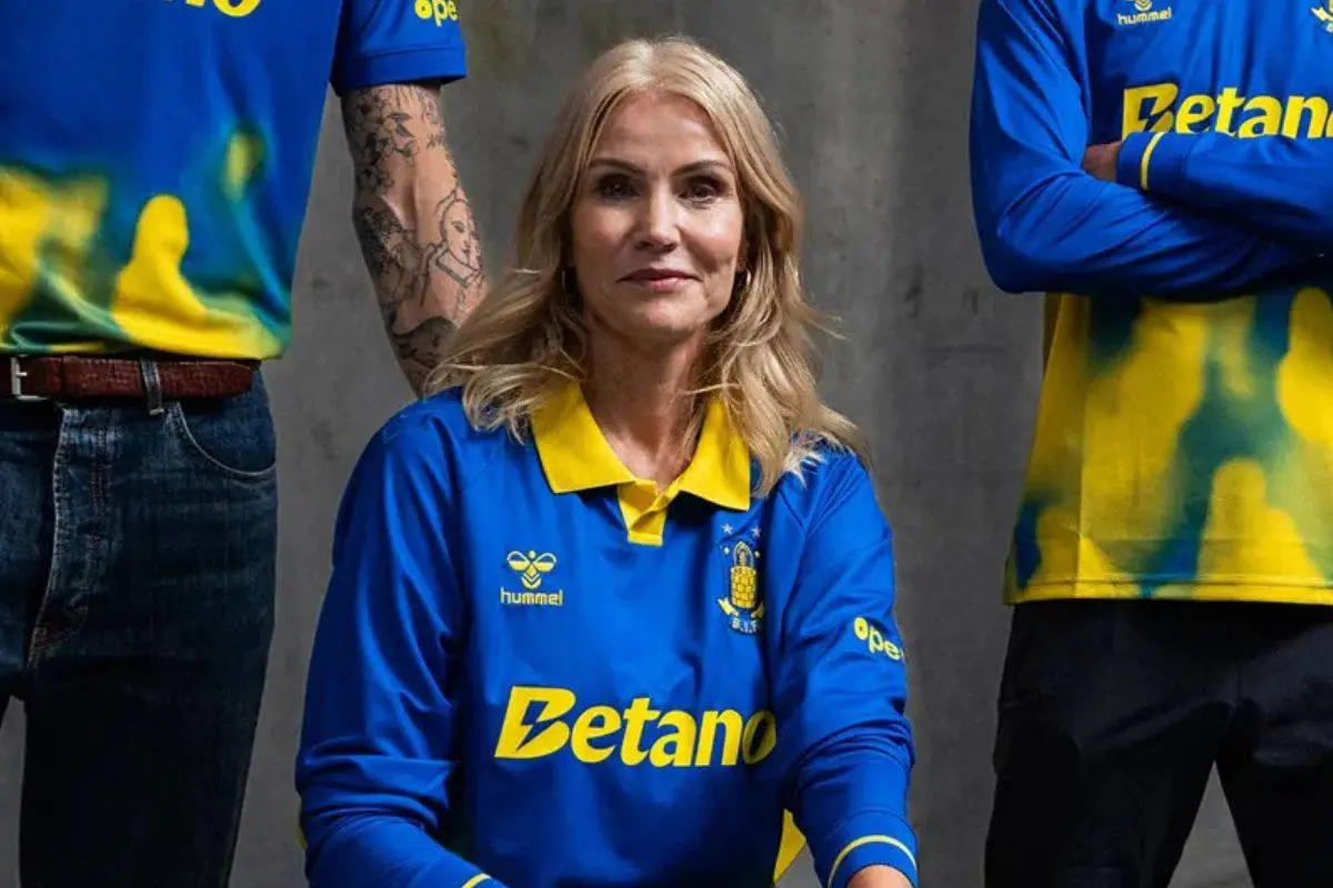 Helle Thorning puster til ilden i ophedet debat om Brøndby-trøje