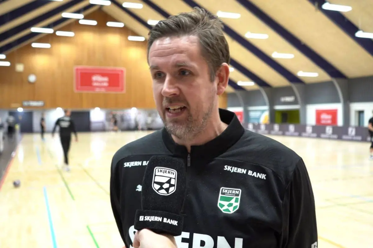 Fyret Skjern-træner bryder tavsheden: "I har lavet en stor fejl"