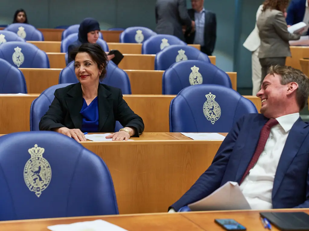 Arib krijgt geen eerherstel – Bergkamp beschermd, Bosma zwijgt
