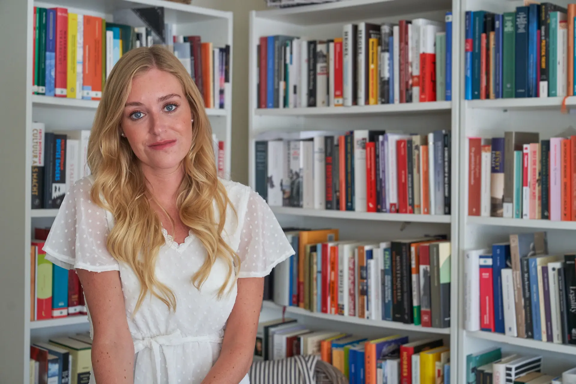 -Raisa Blommestijn- 'De globalistische elite bedreigt het welzijn van vrouwen'