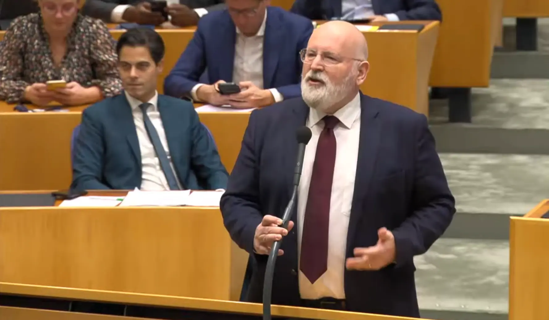 Timmermans begint de Algemene Politieke Beschouwingen met zuurlinkse tranen en een zwakke aanval op NSC