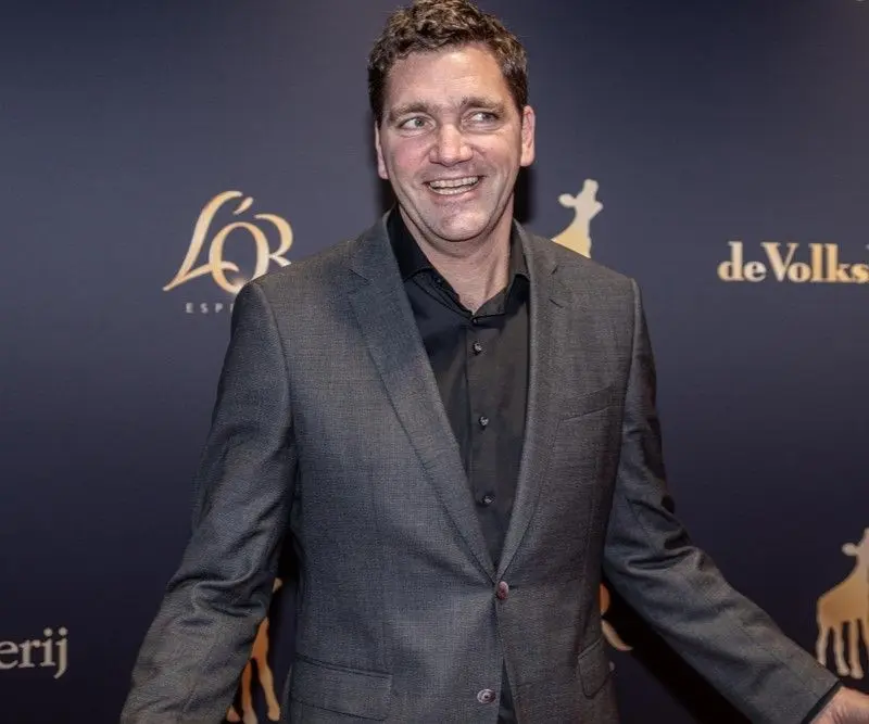 Theo Maassen vertrekt bij Zomergasten na kansloze sensatie in de roddelbladen