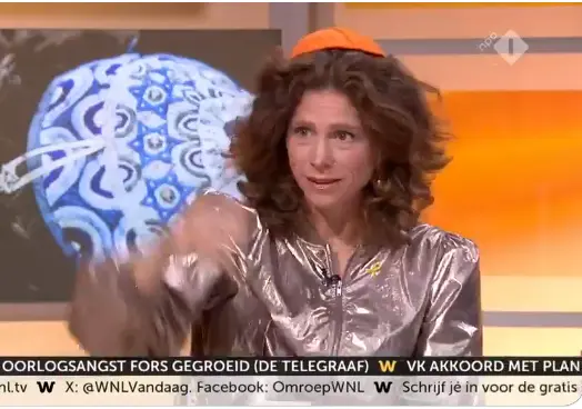 Koningsdag met een oranje keppeltje als protest tegen antisemitisme: Weg met deze symboolpolitiek!