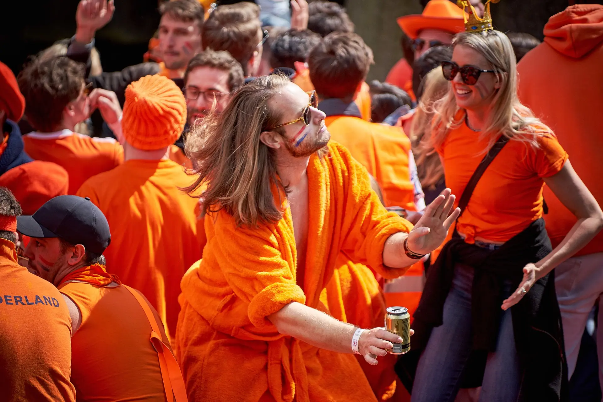 Koningsdag chaos in ziekenhuizen: Gaat de elite onze traditie kapotmaken?