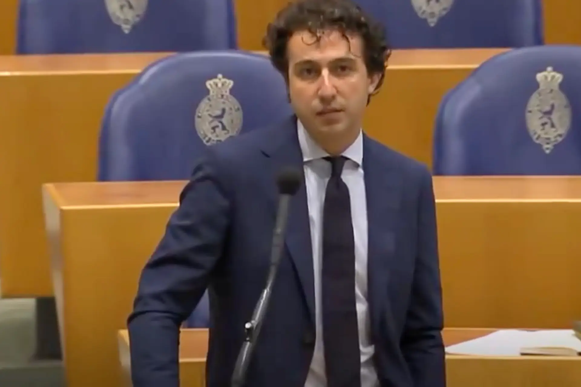 Knettergekke links-radicale engnek Jesse Klaver WOEST op Martin Bosma: 'We mogen geen EXTREEMRECHTS zeggen!'