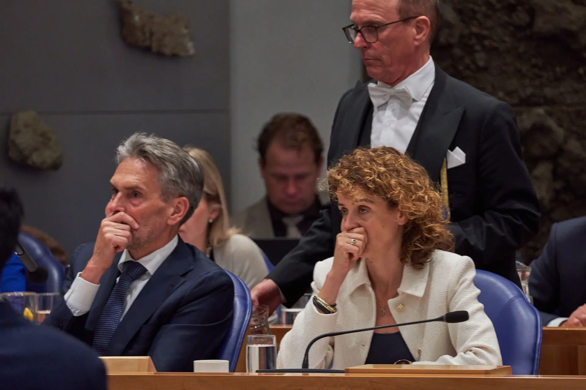 Het stroomnet zit vol: Minister Sophie Hermans (VVD) gaat ons 'redden' met transformatorhuisjes en nieuwe tarieven