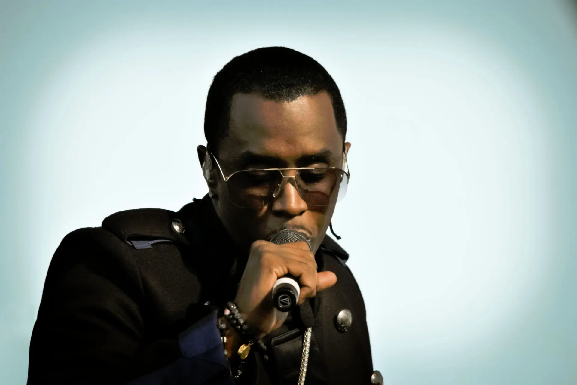 Sean "Diddy" Combs haalt hard uit naar Netflix én 50 cent: "beschamende hit piece!"