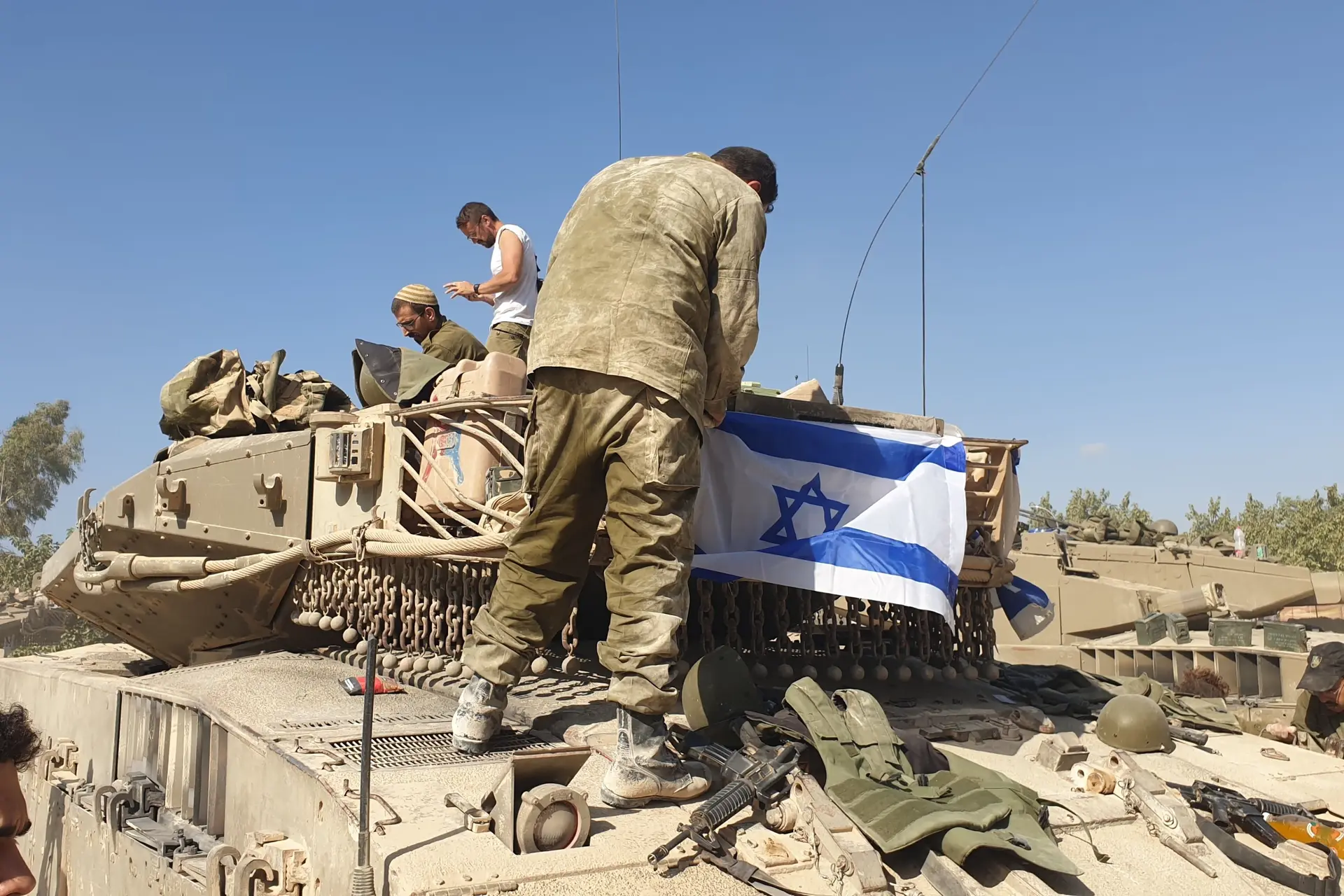 Levensgevaarlijk! Israël bereidt 'grote invasie' Libanon voor: "Hezbollah heeft grote tactische voordelen"