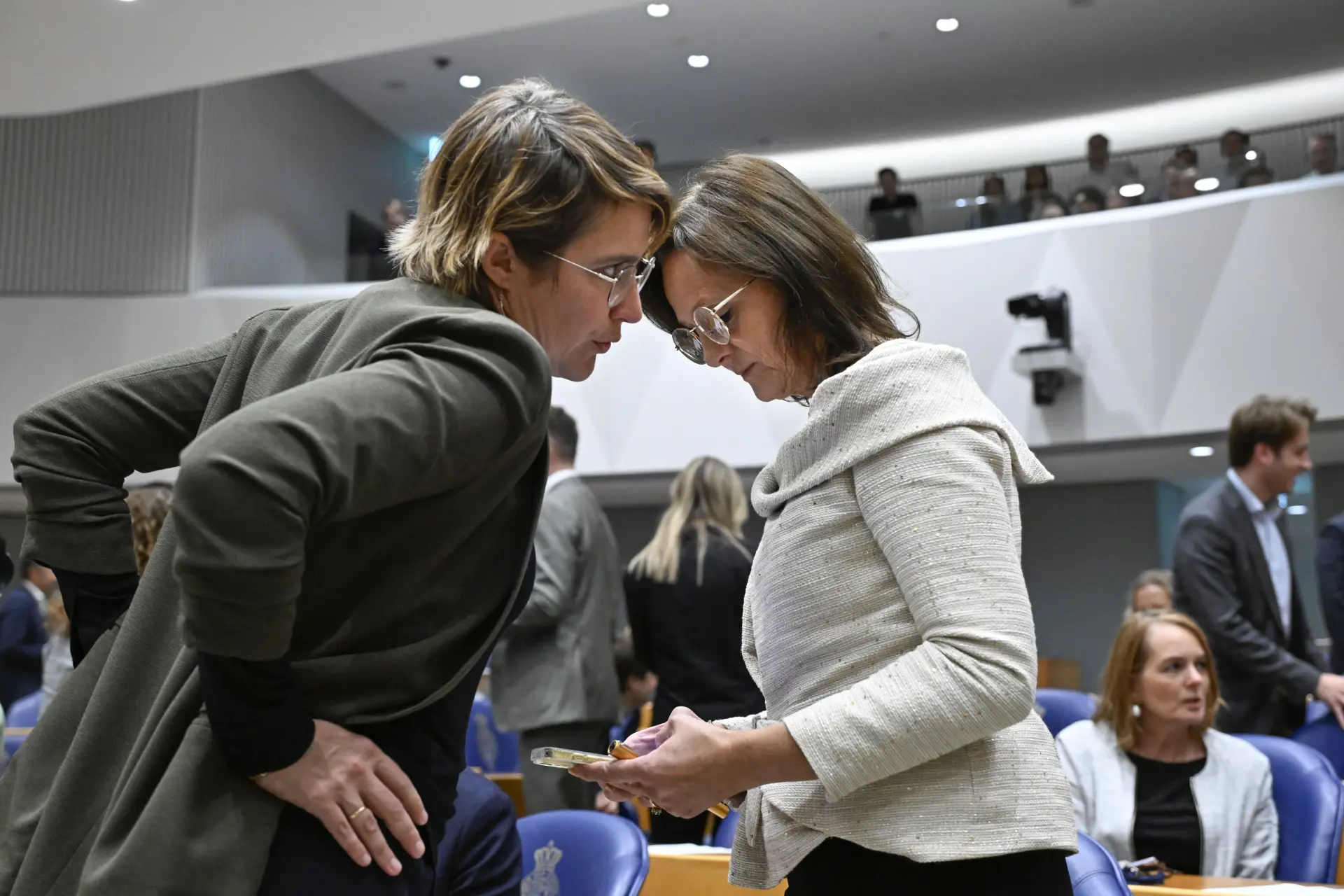 LOL! Met veel bombarie opgestapt NSC-Kamerlid duikt nu tóch weer op: "Wat een gotspe!"