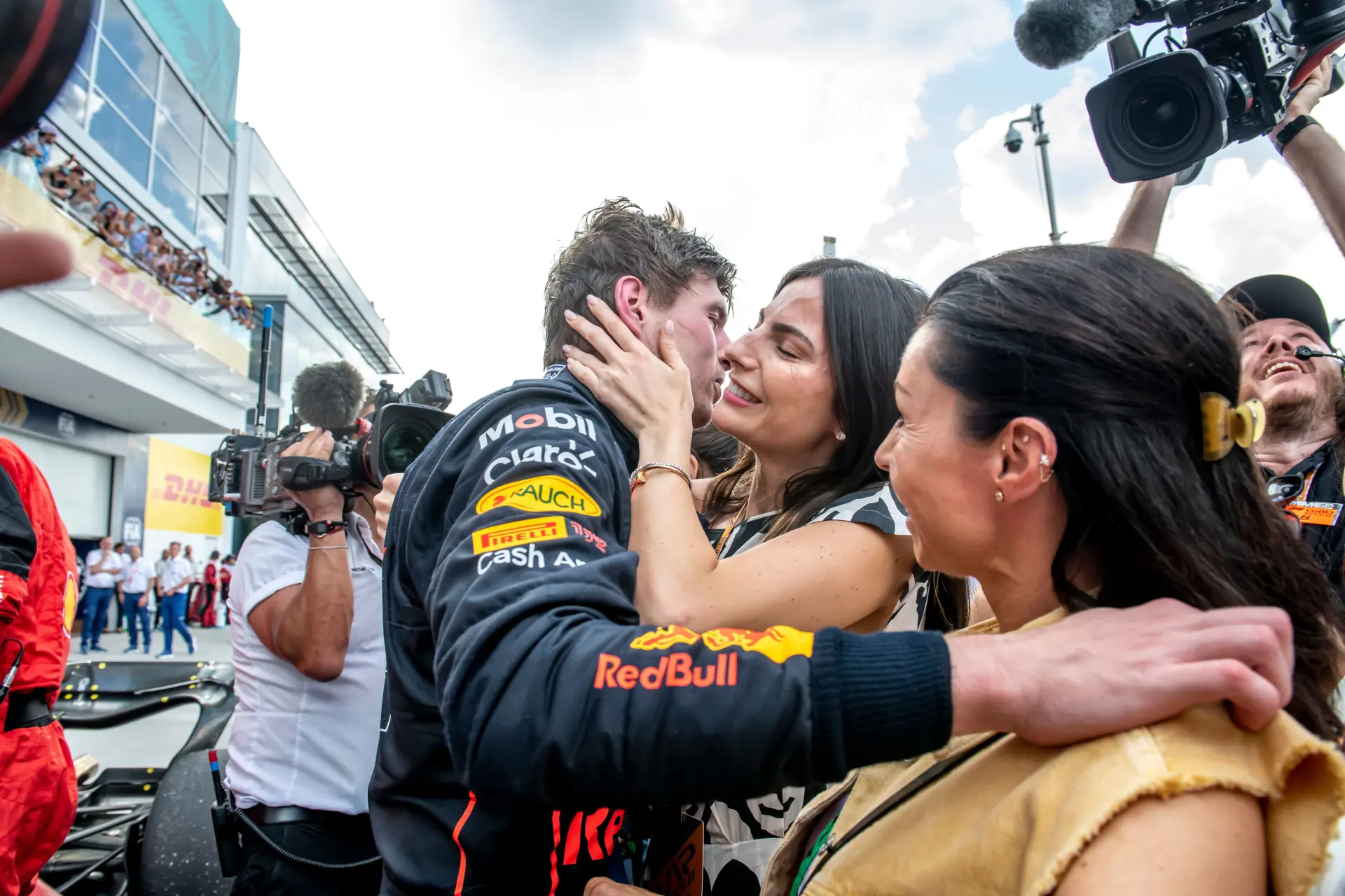 Max Verstappen wordt VADER: Kelly Piquet is zwanger