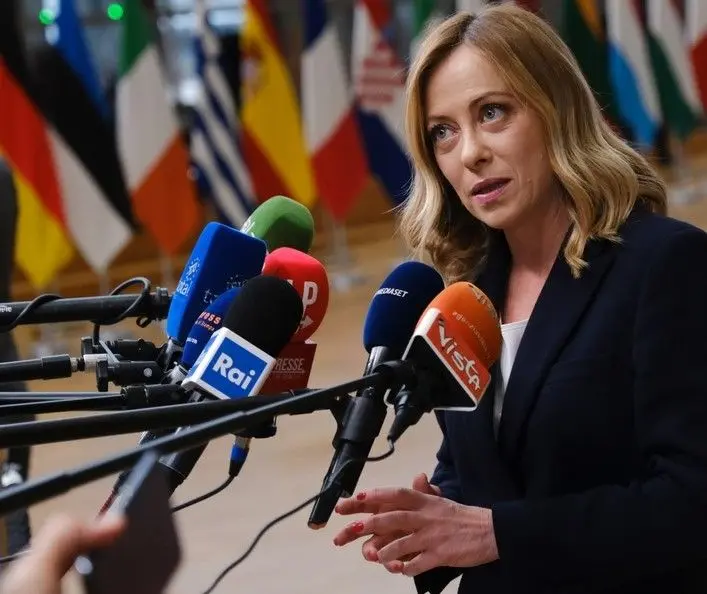 Meloni in het vizier van neonazi's: Verijdelde aanslag onthult diepe ontevredenheid