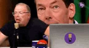 Ranzige, vieze, walgelijke Dominique Weesie beledigt Amelanders tot op het bot: 'Sunneklaas?! Dat volk spoort niet!'