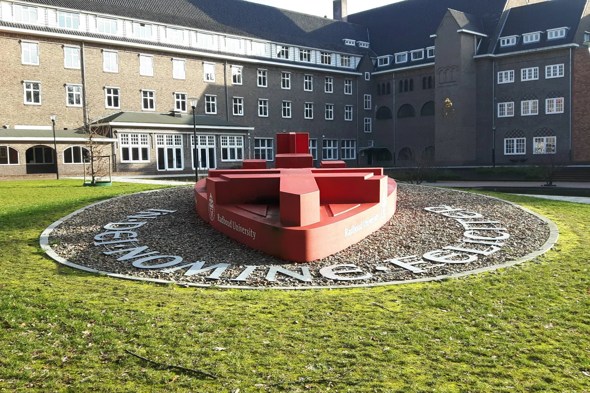 Knettergestoorde Radboud-docent slaat volledig door met provocerende anti-Israël uitspraken: "Walgelijk!"