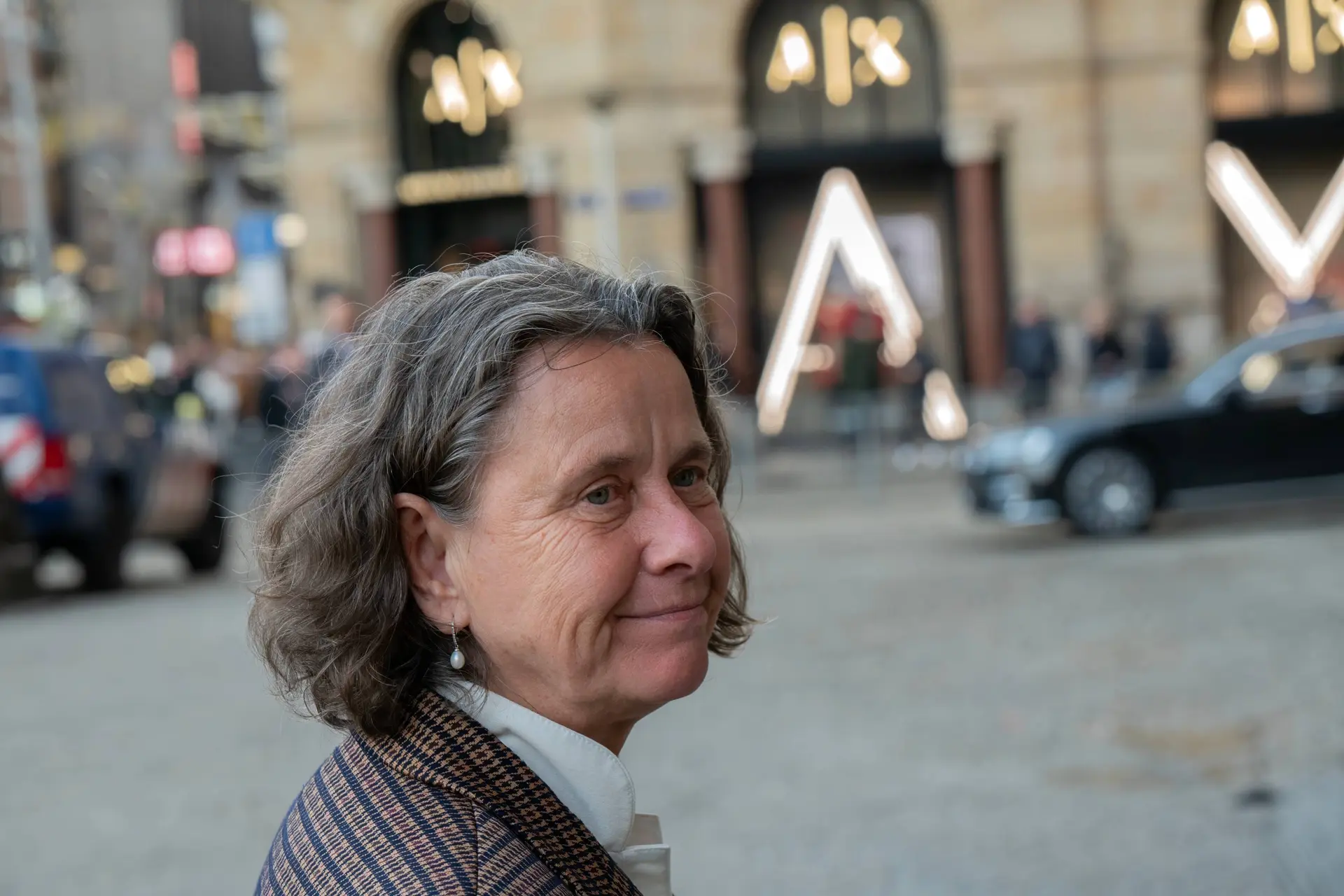 Faber woedend: Azc-snoepreisje naar Efteling is schande
