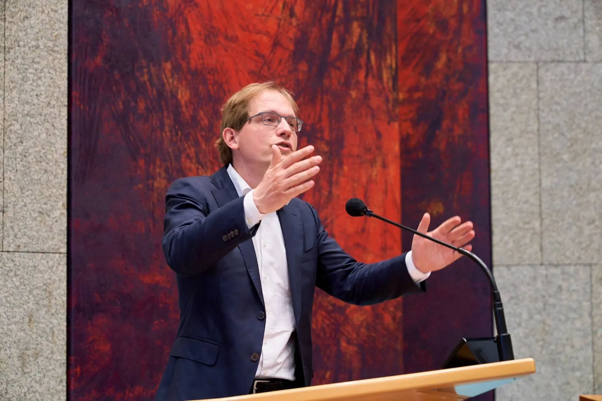 Pepijn van Houwelingen ontmaskert PVV: 700 miljoen euro extra naar EU, terwijl Nederlanders kreunen onder de lasten