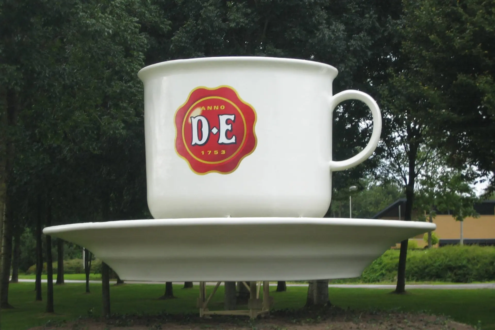 Koffieprijs door het dak: JDE Peet’s verdient miljarden, maar de consument betaalt de prijs