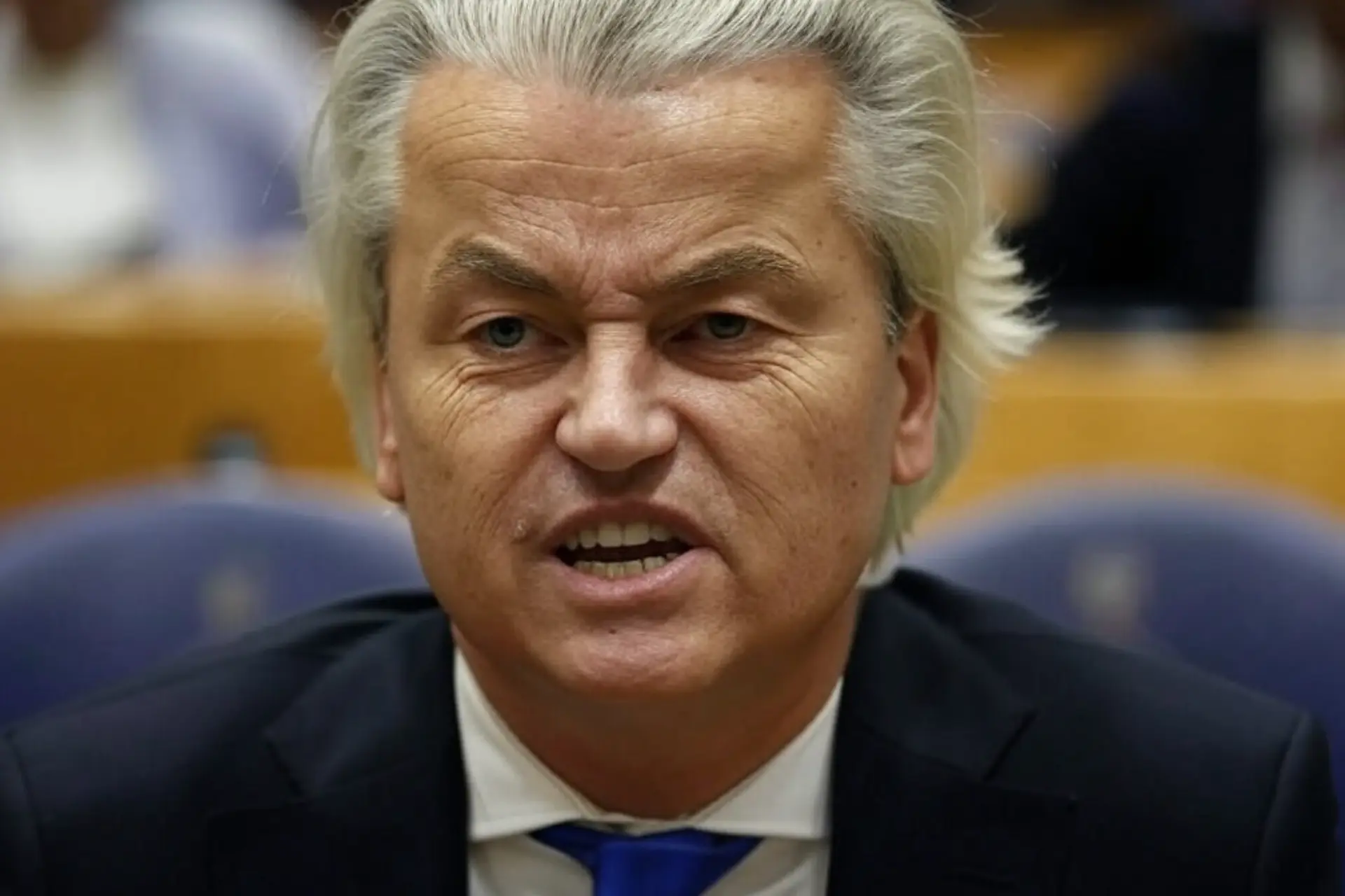 PVV-oorlog binnen ministerie: Wilders vs. Coenradie - 'DAN TREED JE MAAR AF!'