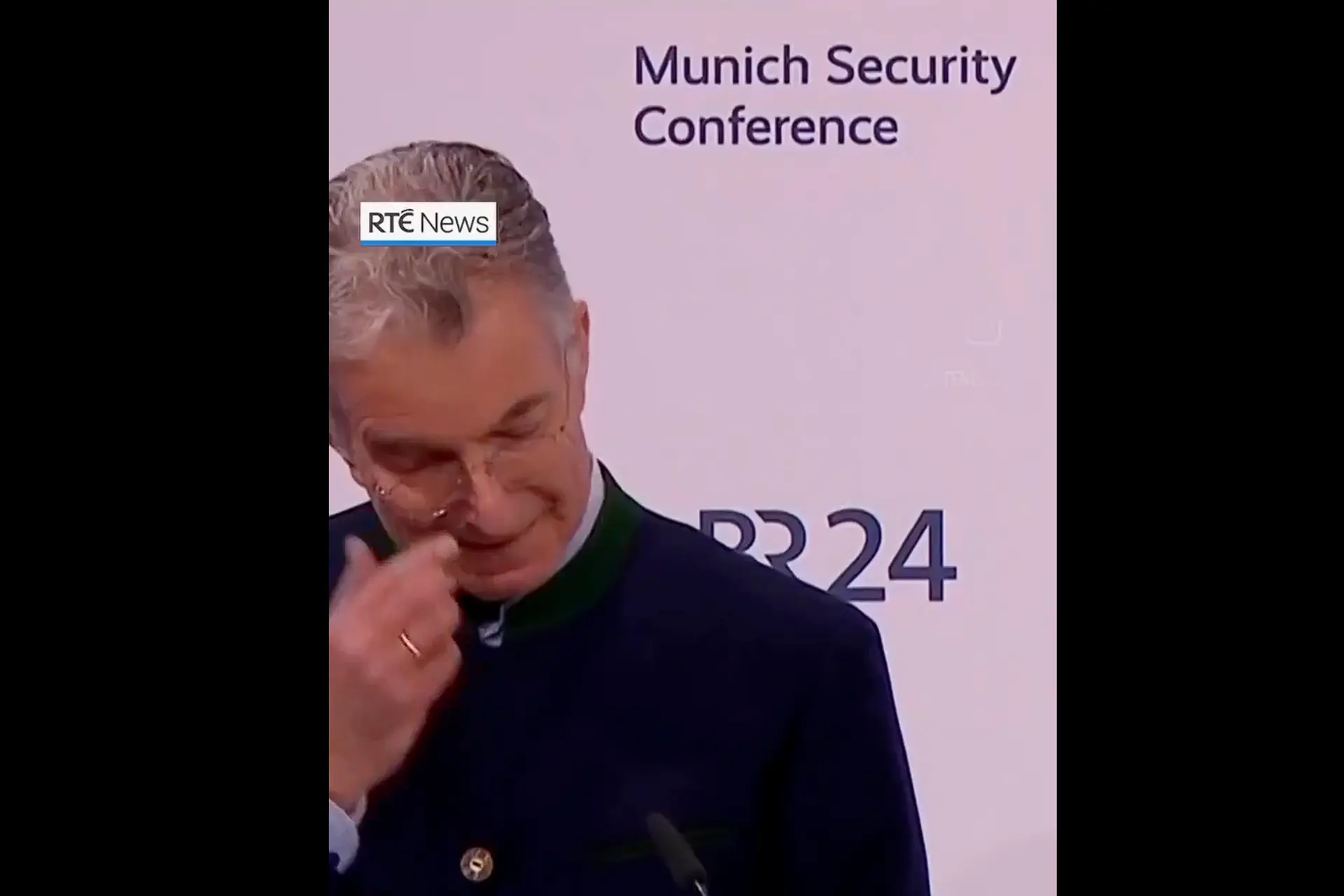 Chairman München Security Conference barst in tranen uit na speech J.D. Vance: ‘Clownworld Europa’