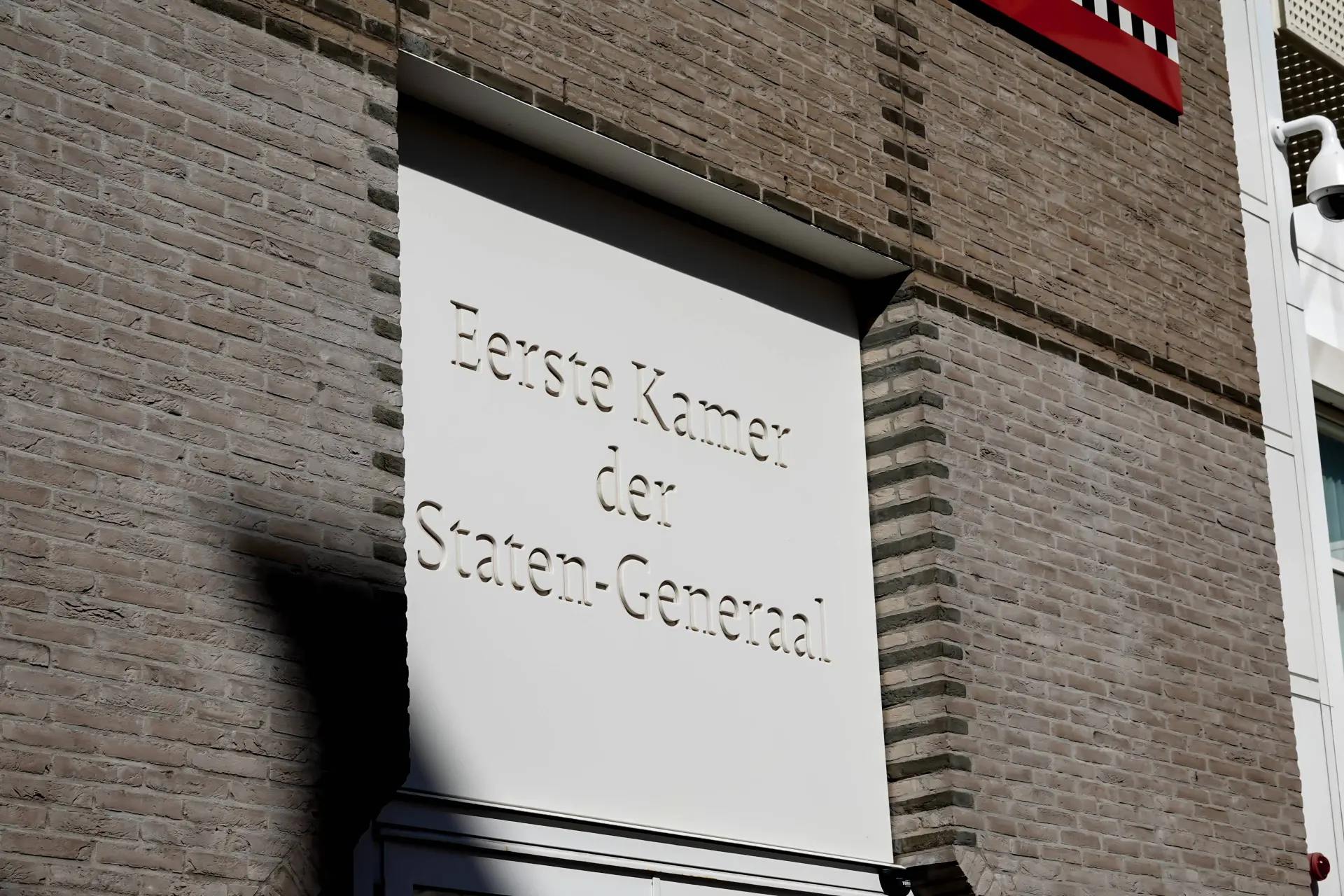 Asielnoodwet gesneuveld in Eerste Kamer: D66 bedriegt kiezers, PVV houdt rug recht, VVD acteert verontwaardiging
