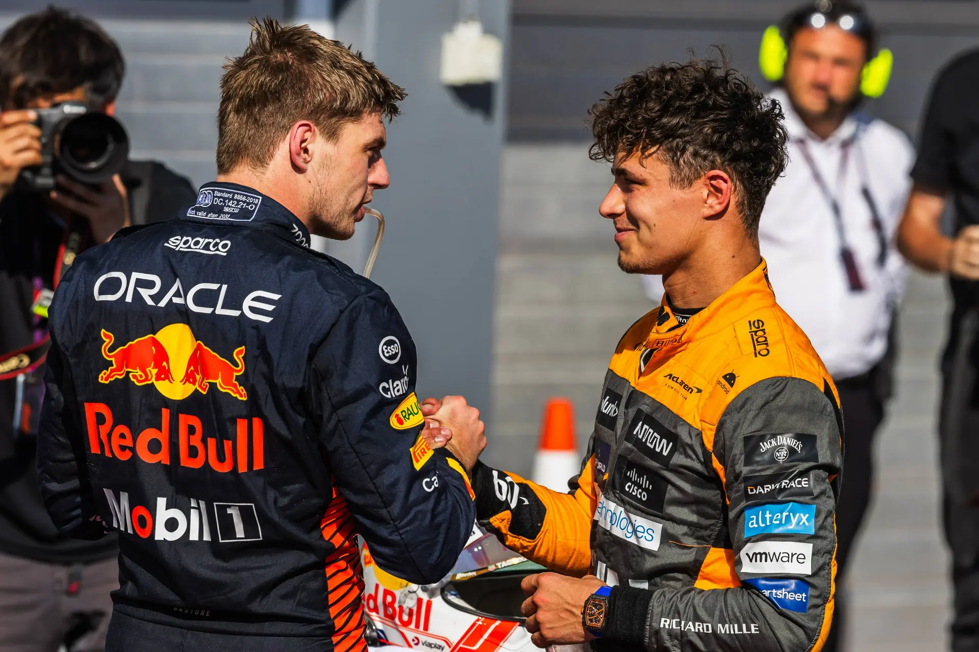 Lando Norris troeft Max Verstappen af in GP van Australië: "Het was een zware race"