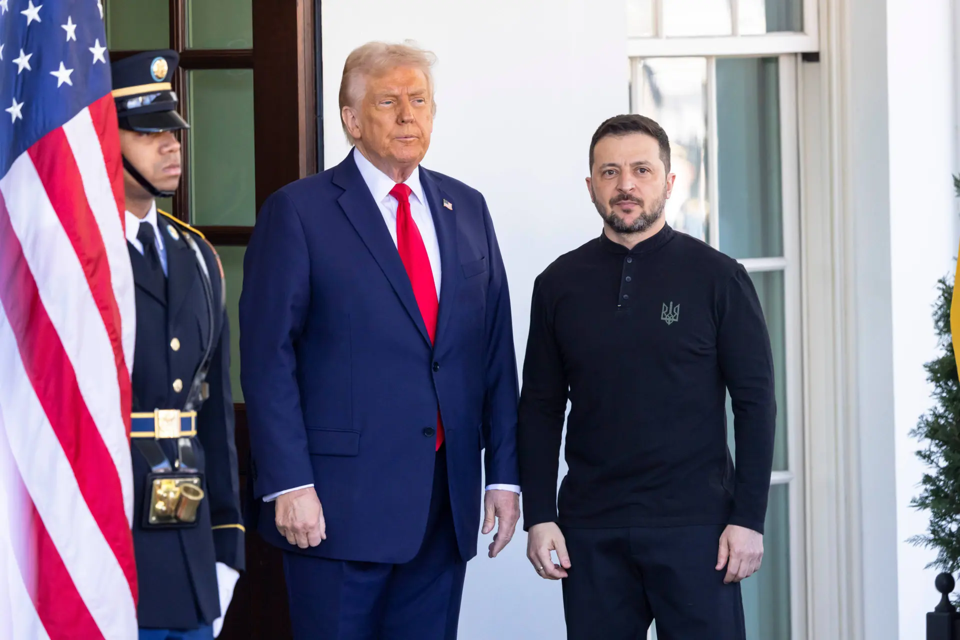 Done deal? Zelensky buigt voor Trump en is bereid om grondstoffendeal te ondertekenen