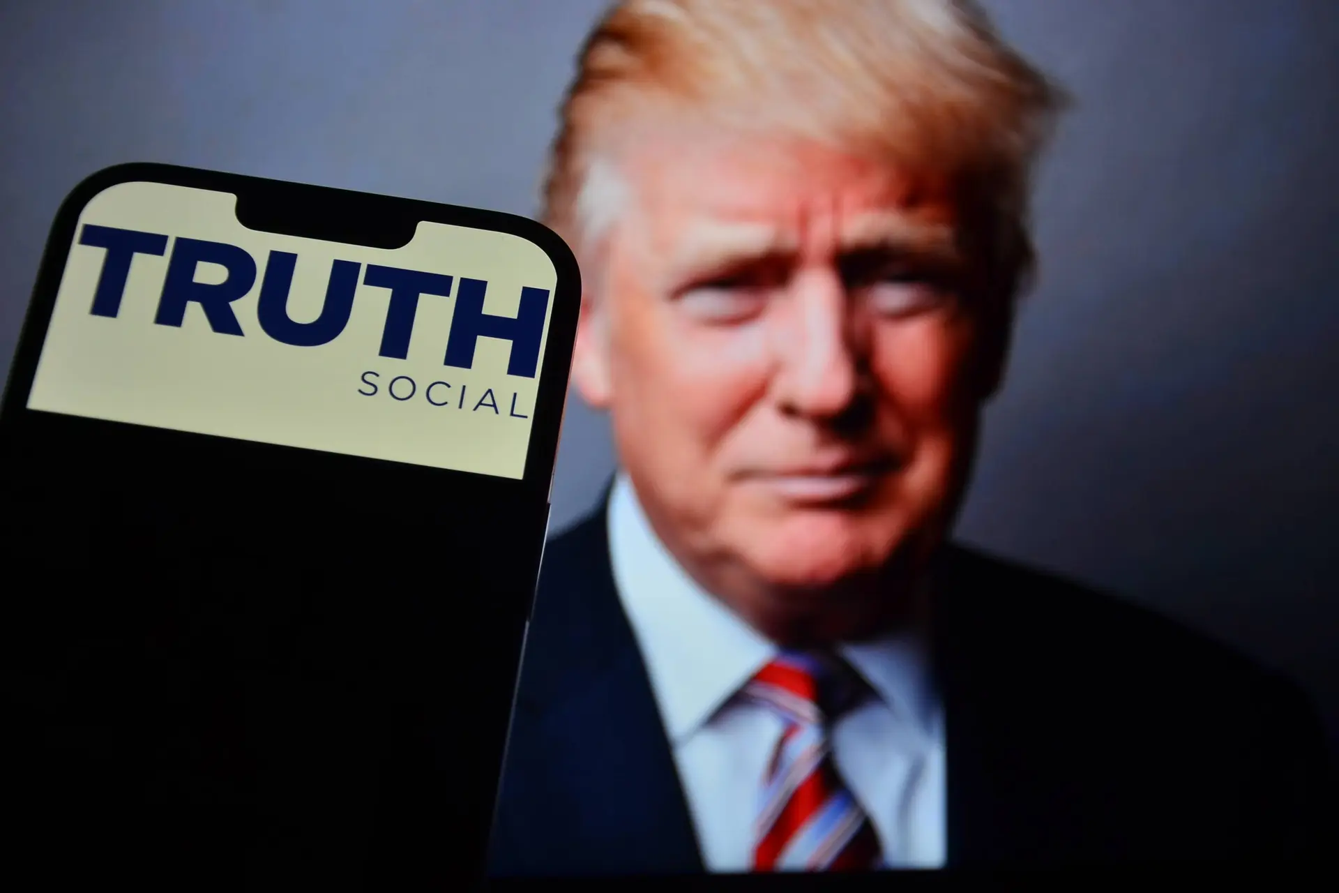 GENIAAL: Trump verklaart gratieverklaringen Biden ongeldig – dementie of fraude?!