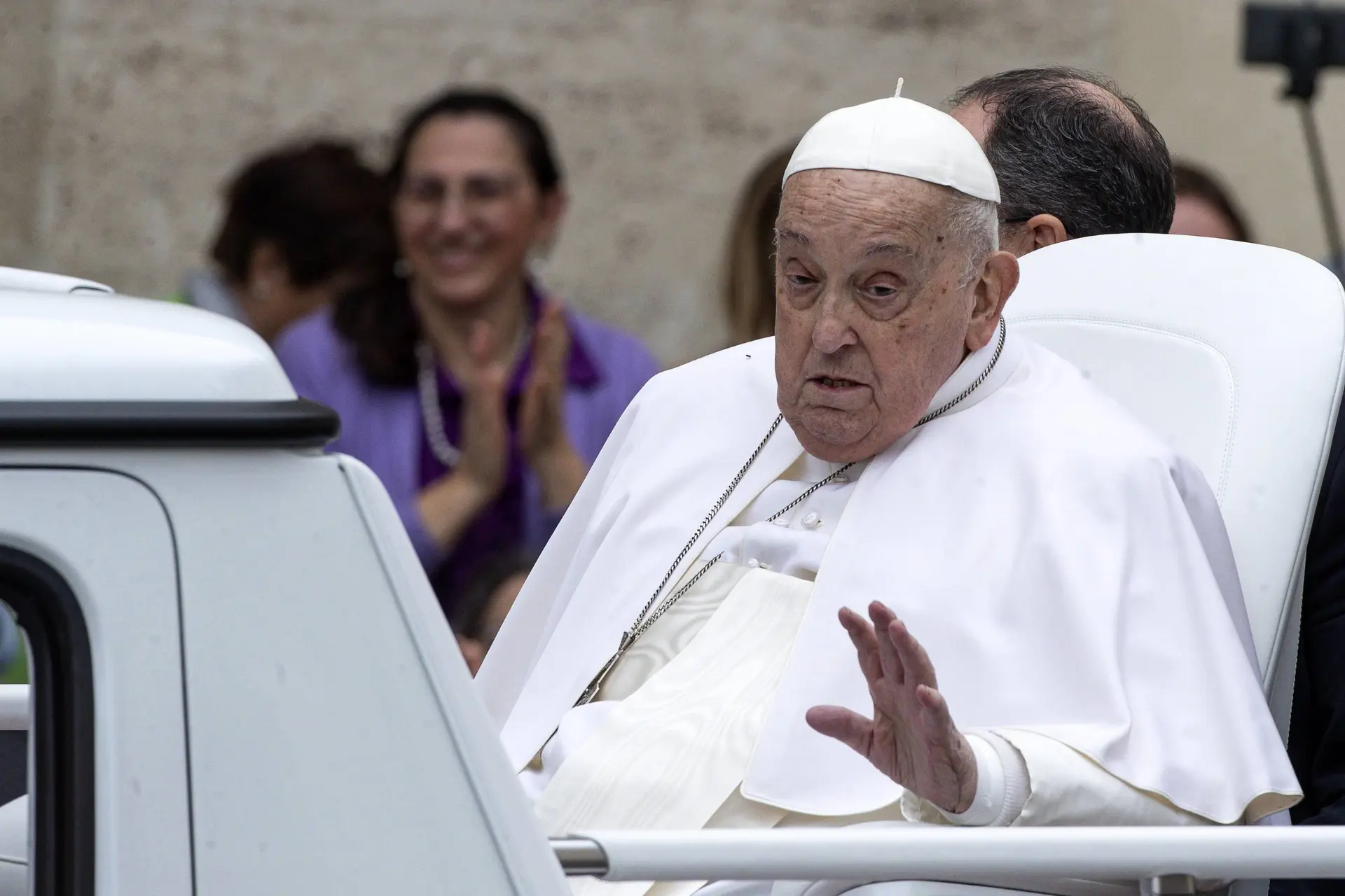 -BREEK- Paus Franciscus is dood