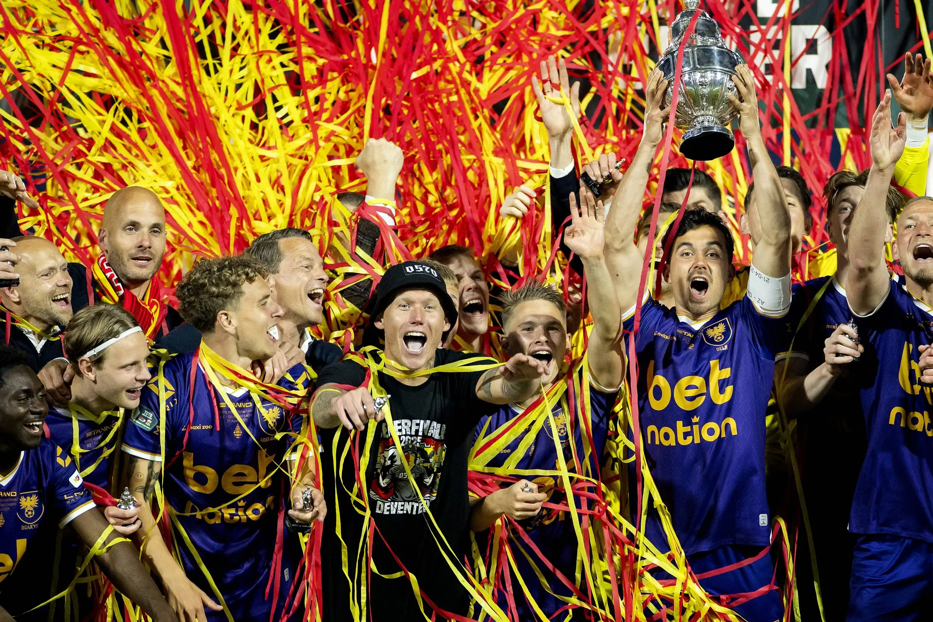 Sprookje in De Kuip: Go Ahead Eagles Wint KNVB Beker van AZ!