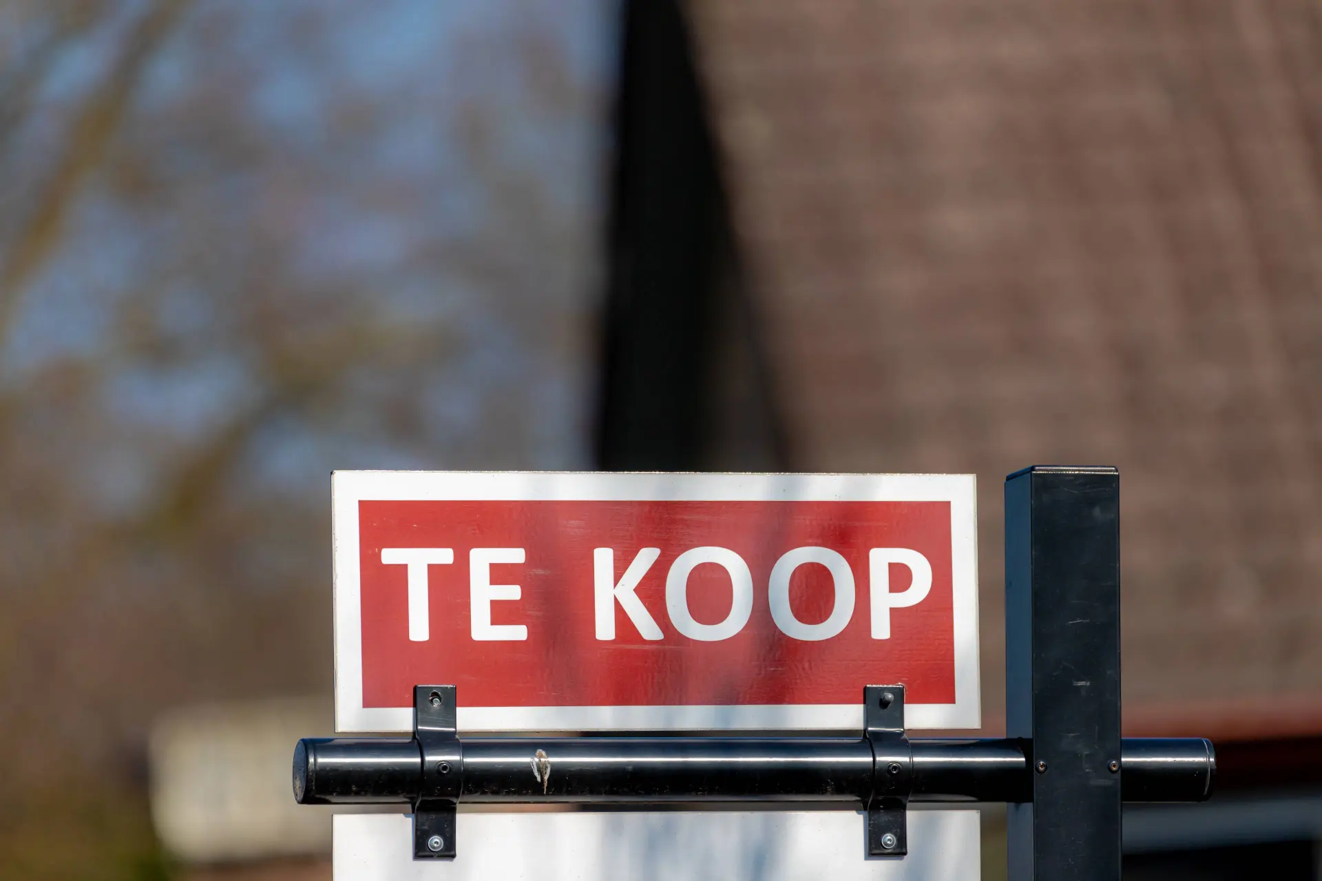 NU.nl zegt dat je niet moet zeuren over huizenprijzen, want elders is het erger