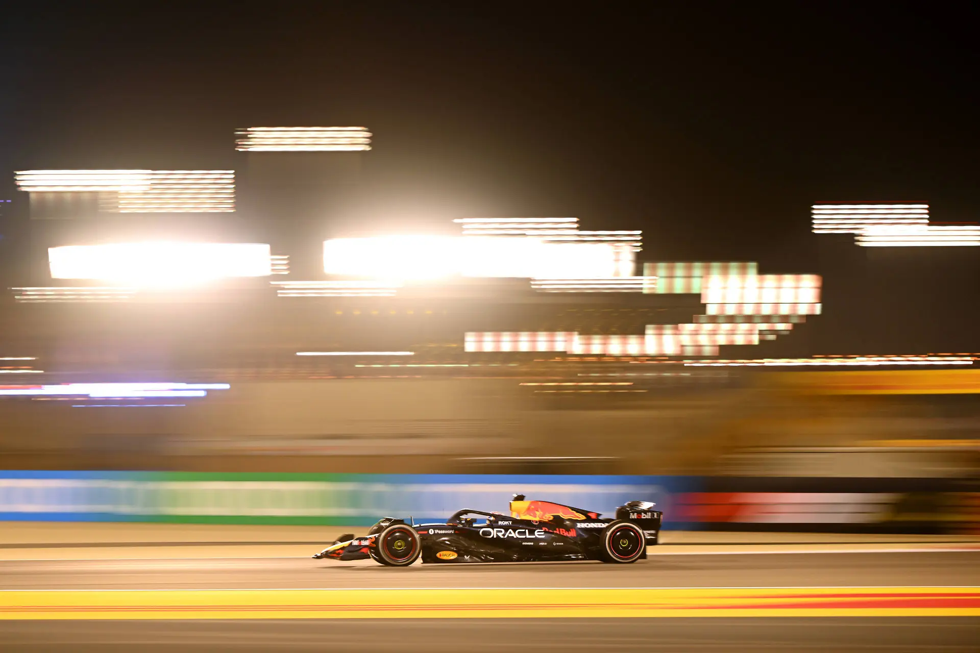Red Bull faalt! Verstappens manager woest: Vermeulen pakt Marko aan